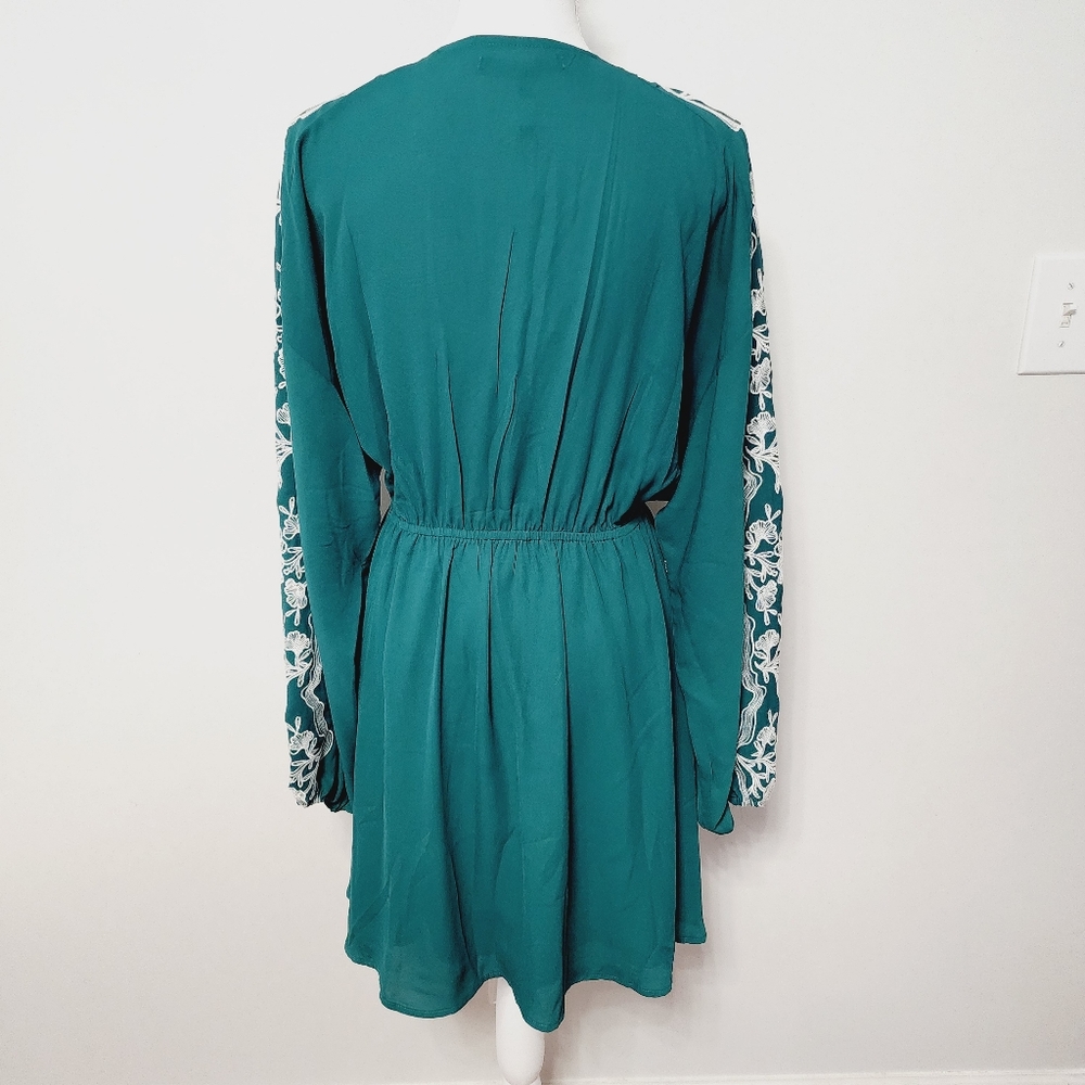 VICI Remeber When Embroidered Floral Dress NWT - Picture 3 of 6